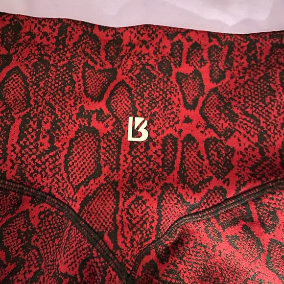 BuffBunny Leggings - Picture 2 of 4